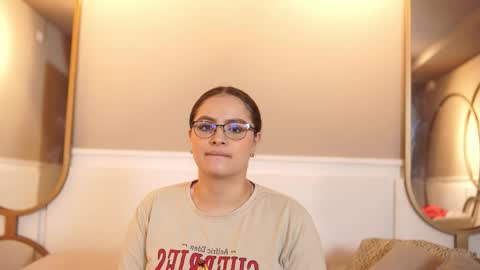 Teylor  Kim online show from 10/11/25, 06:50