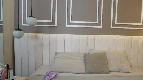 Teylor  Kim online show from 11/14/25, 08:29