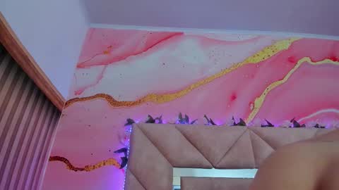 Snapshot of taylor__cooper_ chatting on 10/24/25, 06:59 Sarah online show from 10/24/25, 06:59