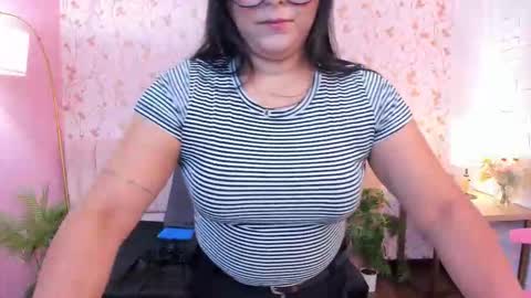 Snapshot of taylor_bennet chatting on 03/03/26, 11:49 Taylor Bennet online show from 03/03/26, 11:49