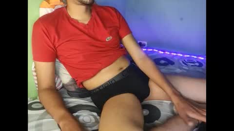 Snapshot of taylor_blaze94 chatting on 01/15/26, 01:43 Taylor online show from 01/15/26, 01:43