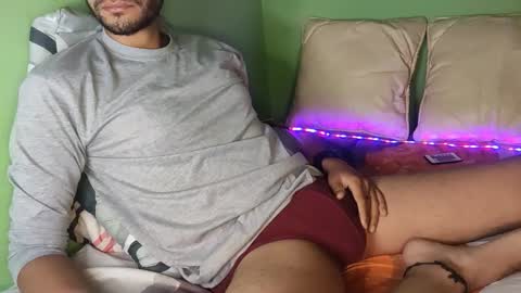 Snapshot of taylor_blaze94 chatting on 02/08/26, 01:42 Taylor online show from 02/08/26, 01:42