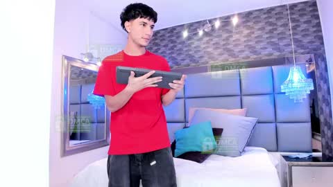 taylor_brooks_ online show from 05/01/26, 11:37