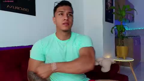 Snapshot of taylor_johnn chatting on 07/02/26, 04:02 Penagos zz online show from 07/02/26, 04:02