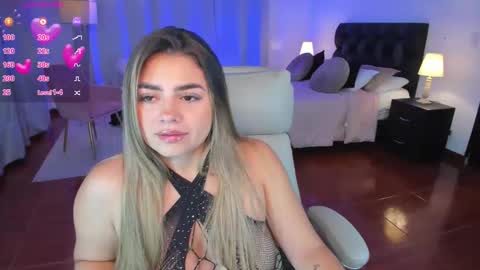 Snapshot of taylor_smith1_ chatting on 04/08/26, 02:33 Taylor online show from 04/08/26, 02:33