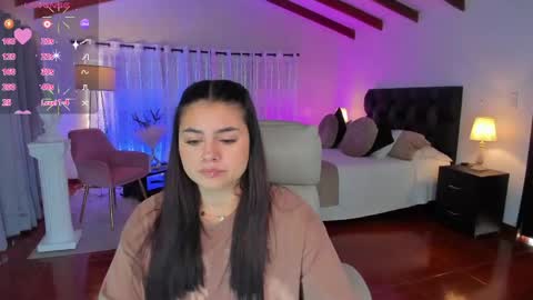 Snapshot of taylor_smith1_ chatting on 05/09/26, 11:37 Taylor online show from 05/09/26, 11:37