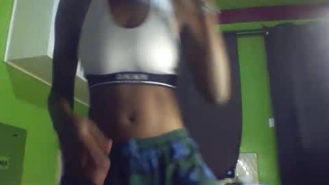 Snapshot of taylor_swift09 chatting on 02/15/26, 10:28 taylor_swift09 online show from 02/15/26, 10:28