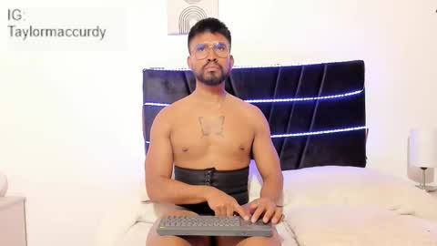 taylormaccurdy_ online show from 11/24/25, 03:23