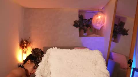 taylormichell online show from 11/11/25, 09:59