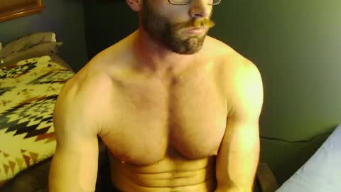 Snapshot of tayloroaks chatting on 03/31/26, 01:40 Taylor Oaks online show from 03/31/26, 01:40