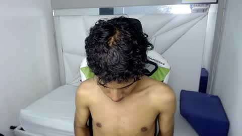 Snapshot of taylorr_junior_ chatting on 03/31/26, 04:57 TAYLOR online show from 03/31/26, 04:57