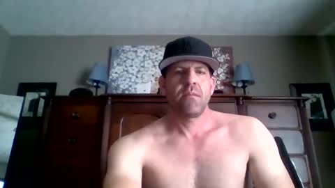 Snapshot of taylors2822 chatting on 03/11/26, 05:52 taylors2822 online show from 03/11/26, 05:52
