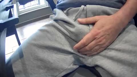 Snapshot of taylorsguy chatting on 12/26/24, 03:42 taylorsguy online show from 12/26/24, 03:42