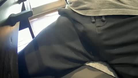 Snapshot of taylorsguy chatting on 10/17/25, 04:09 taylorsguy online show from 10/17/25, 04:09