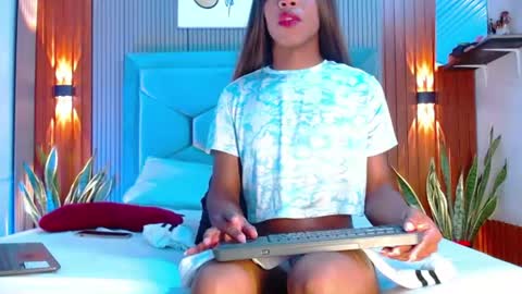 Snapshot of tayra1 chatting on 06/29/26, 08:31 Tayra... online show from 06/29/26, 08:31