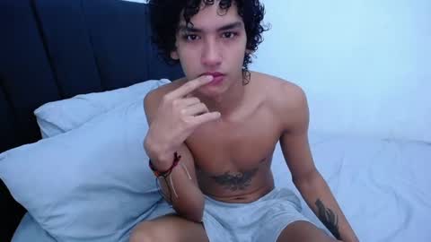 Snapshot of tayronx33 chatting on 01/12/25, 03:57 Tayron online show from 01/12/25, 03:57