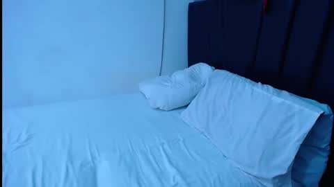 Snapshot of tayronx33 chatting on 10/04/25, 06:28 Tayron online show from 10/04/25, 06:28