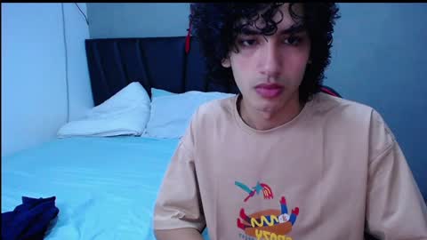 Snapshot of tayronx33 chatting on 10/10/25, 07:46 Tayron online show from 10/10/25, 07:46