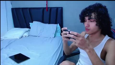 Snapshot of tayronx33 chatting on 11/02/25, 06:21 Tayron online show from 11/02/25, 06:21