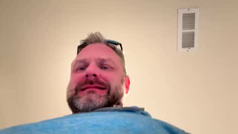 Tbiz82 online show from 11/26/25, 04:24