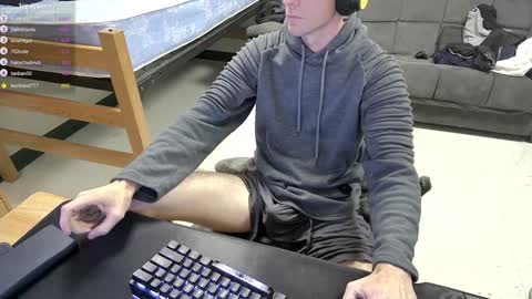 Snapshot of tbone_93 chatting on 12/02/24, 04:09 Tbone online show from 12/02/24, 04:09