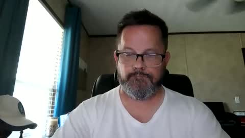 Snapshot of tdhawk87 chatting on 04/24/26, 10:34 tdhawk87 online show from 04/24/26, 10:34