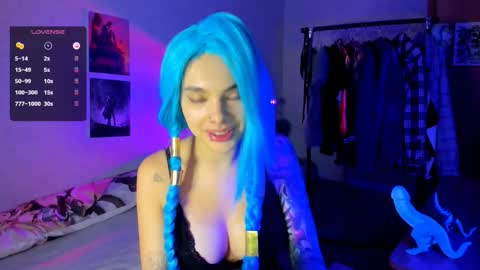 Snapshot of tea_rexx chatting on 11/08/25, 07:12 Kristina online show from 11/08/25, 07:12