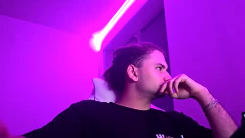 Snapshot of teasenova chatting on 10/11/25, 08:07 Vlad online show from 10/11/25, 08:07