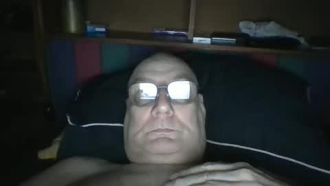 Snapshot of tebb61 chatting on 12/23/25, 05:27 Mark online show from 12/23/25, 05:27