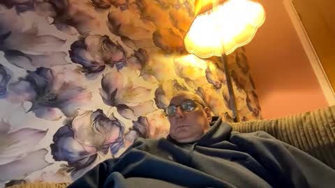 Snapshot of tebb61 chatting on 01/11/26, 03:06 Mark online show from 01/11/26, 03:06