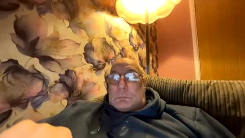 Snapshot of tebb61 chatting on 02/25/26, 08:18 Mark online show from 02/25/26, 08:18