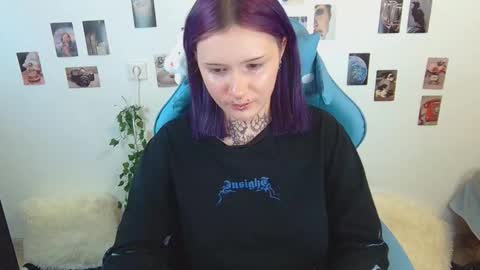 Snapshot of technical_face_powder_error chatting on 11/17/25, 11:38 technical_face_powder_error online show from 11/17/25, 11:38