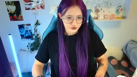 Snapshot of technical_face_powder_error chatting on 12/15/25, 11:25 technical_face_powder_error online show from 12/15/25, 11:25