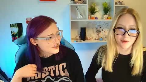 Snapshot of technical_face_powder_error chatting on 01/15/26, 01:37 technical_face_powder_error online show from 01/15/26, 01:37