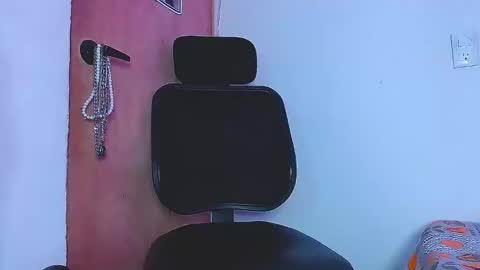 Snapshot of techno_420 chatting on 12/17/24, 07:40 Charlee He online show from 12/17/24, 07:40