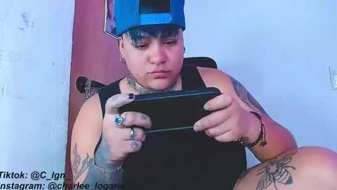 Snapshot of techno_420 chatting on 01/04/25, 05:16 Charlee He online show from 01/04/25, 05:16