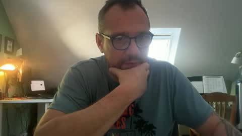 Snapshot of technoboy1975007 chatting on 05/20/26, 02:34 technoboy1975007 online show from 05/20/26, 02:34