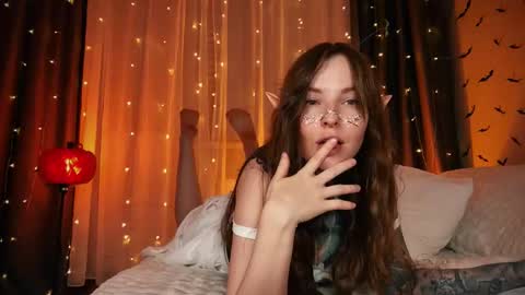 Mary     X TechnoElfff  INST    fansly kissmary online show from 10/31/25, 03:46