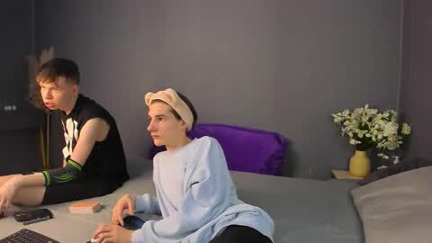 Snapshot of ted_lunn chatting on 12/19/25, 08:38 Ted online show from 12/19/25, 08:38