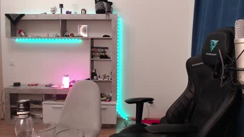 Teddy online show from 12/15/24, 06:37