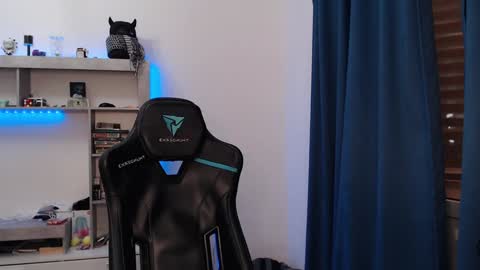 Teddy online show from 02/06/25, 01:05