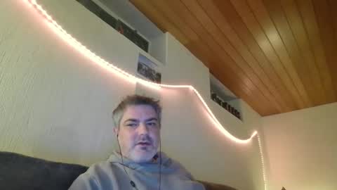 Peter online show from 02/05/25, 01:15