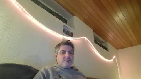 Peter online show from 02/08/25, 04:25