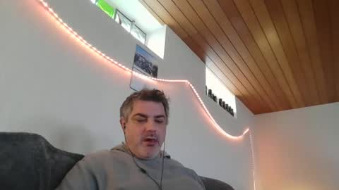 Peter online show from 02/08/25, 10:29