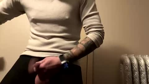 Twizzler online show from 12/01/24, 08:53