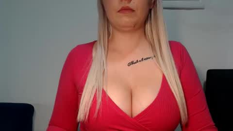 Snapshot of teeyara_ chatting on 10/01/25, 06:25 Teeyara online show from 10/01/25, 06:25