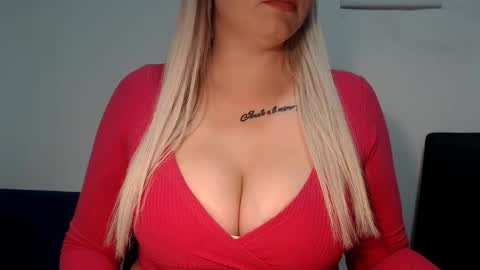 Snapshot of teeyara_ chatting on 10/02/25, 04:25 Teeyara online show from 10/02/25, 04:25