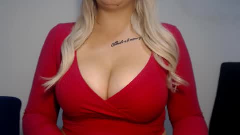 Snapshot of teeyara_ chatting on 10/12/25, 06:45 Teeyara online show from 10/12/25, 06:45
