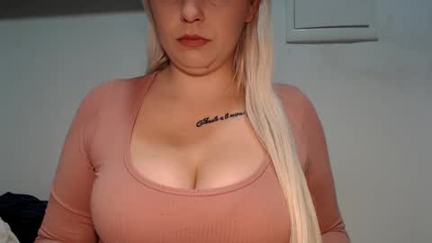 Teeyara  online show from 11/02/25, 10:06