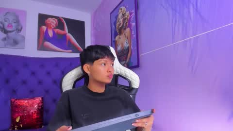 Snapshot of tefi_meow chatting on 09/13/25, 11:21 Stefani  online show from 09/13/25, 11:21